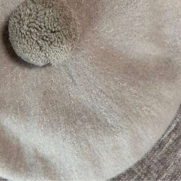 Robert Mackie Beret with Pom - Picture 5 of 6